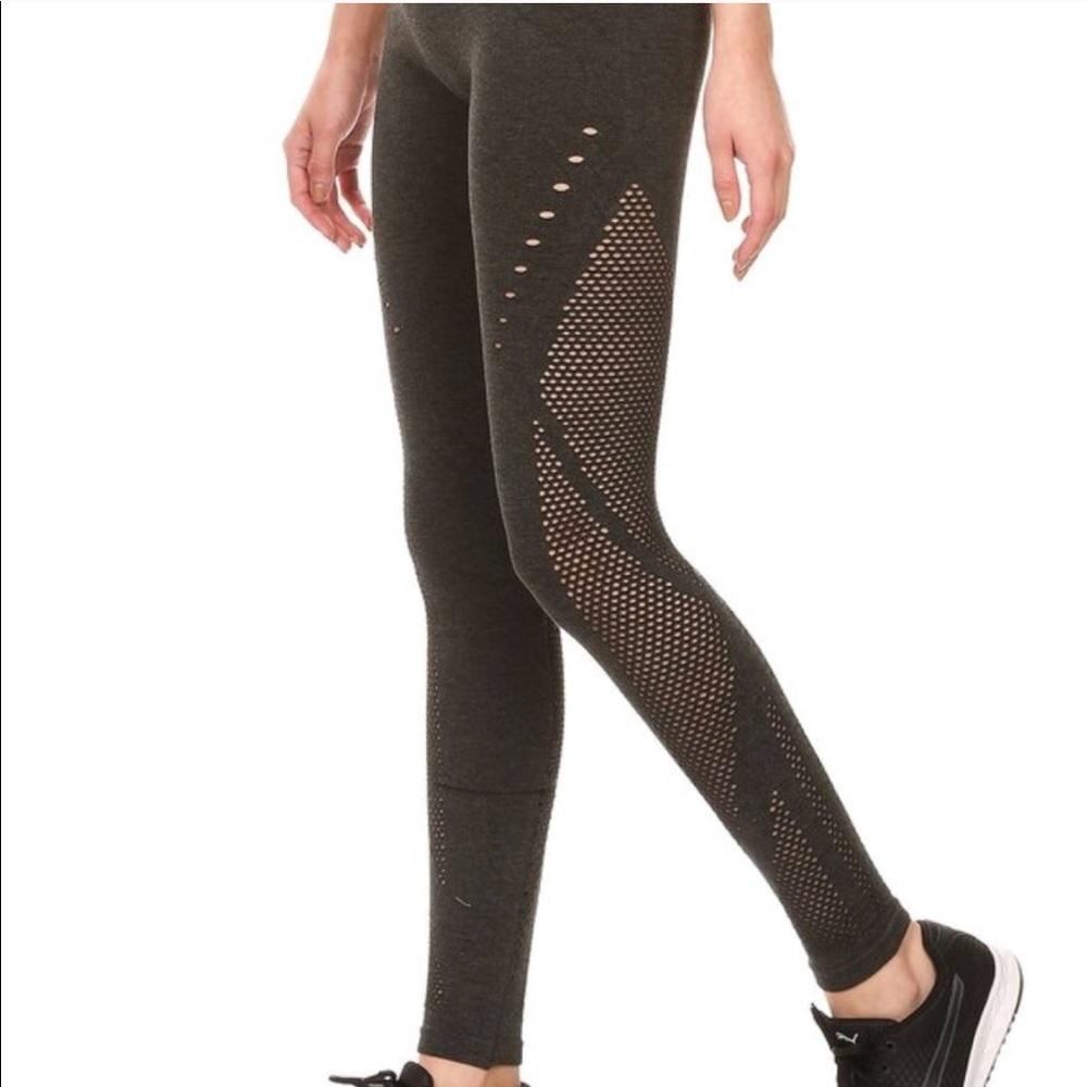 Sexy Comfy Wear Gray Leggings with Fishnet Panels - Picture 4 of 6
